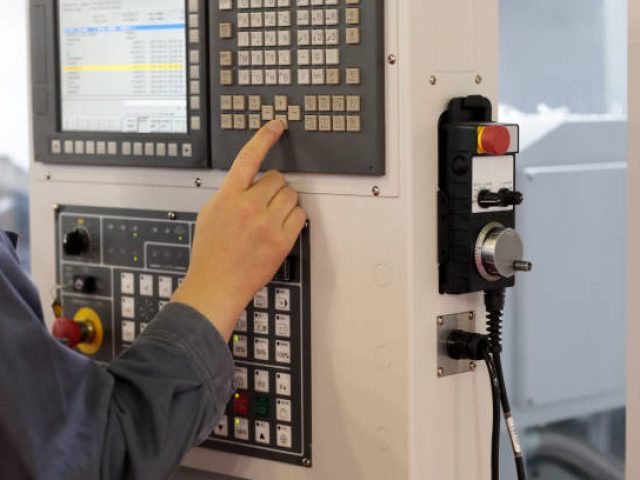 CÓMO FABRICAR TU PRIMERA PIEZA EN UN CNC